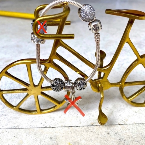 NWOT AUTH PANDORA MOMENTS BRACELETE W/ CHARMS - Picture 13 of 13